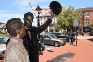 lincoln-and-common-man-300x200 The Takeaway from Gettysburg